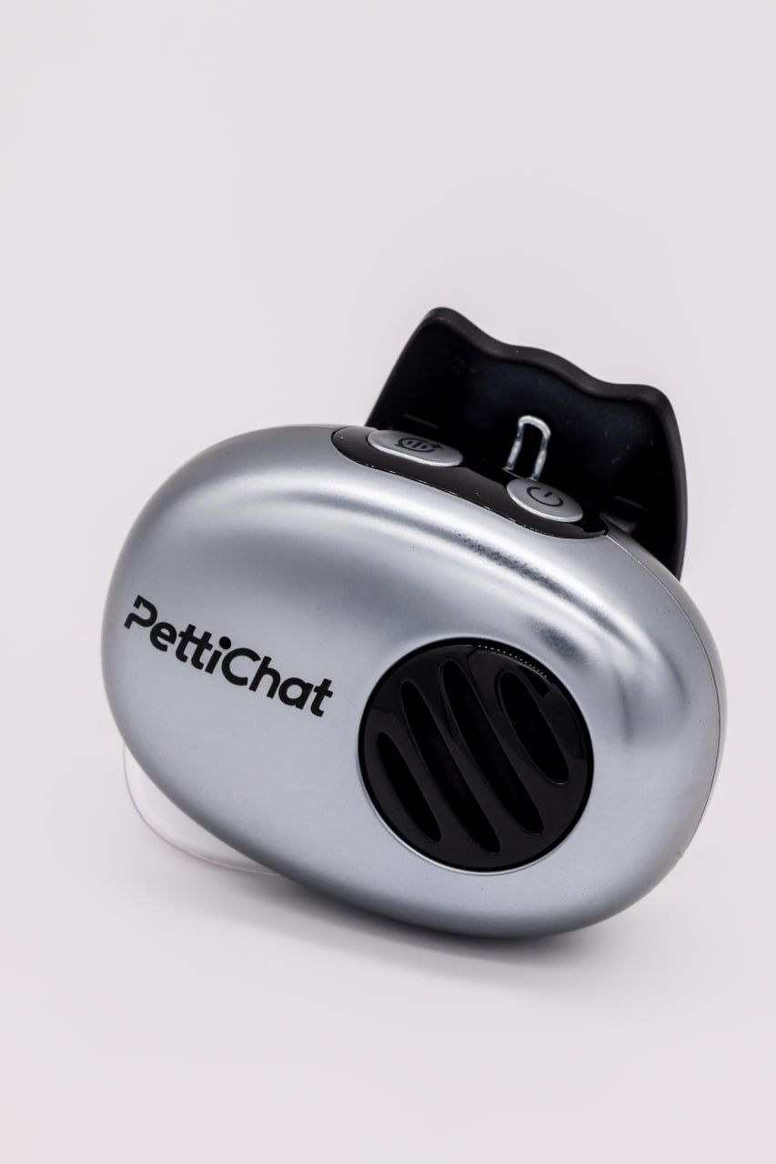 Серебристый PettiChat с чёрным креплением
